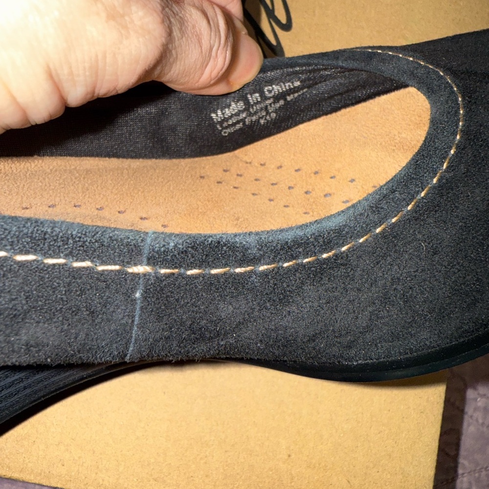 Trotters Women's Black Suede Wedge in 9 NARROW Winnie - Picture 10 of 12